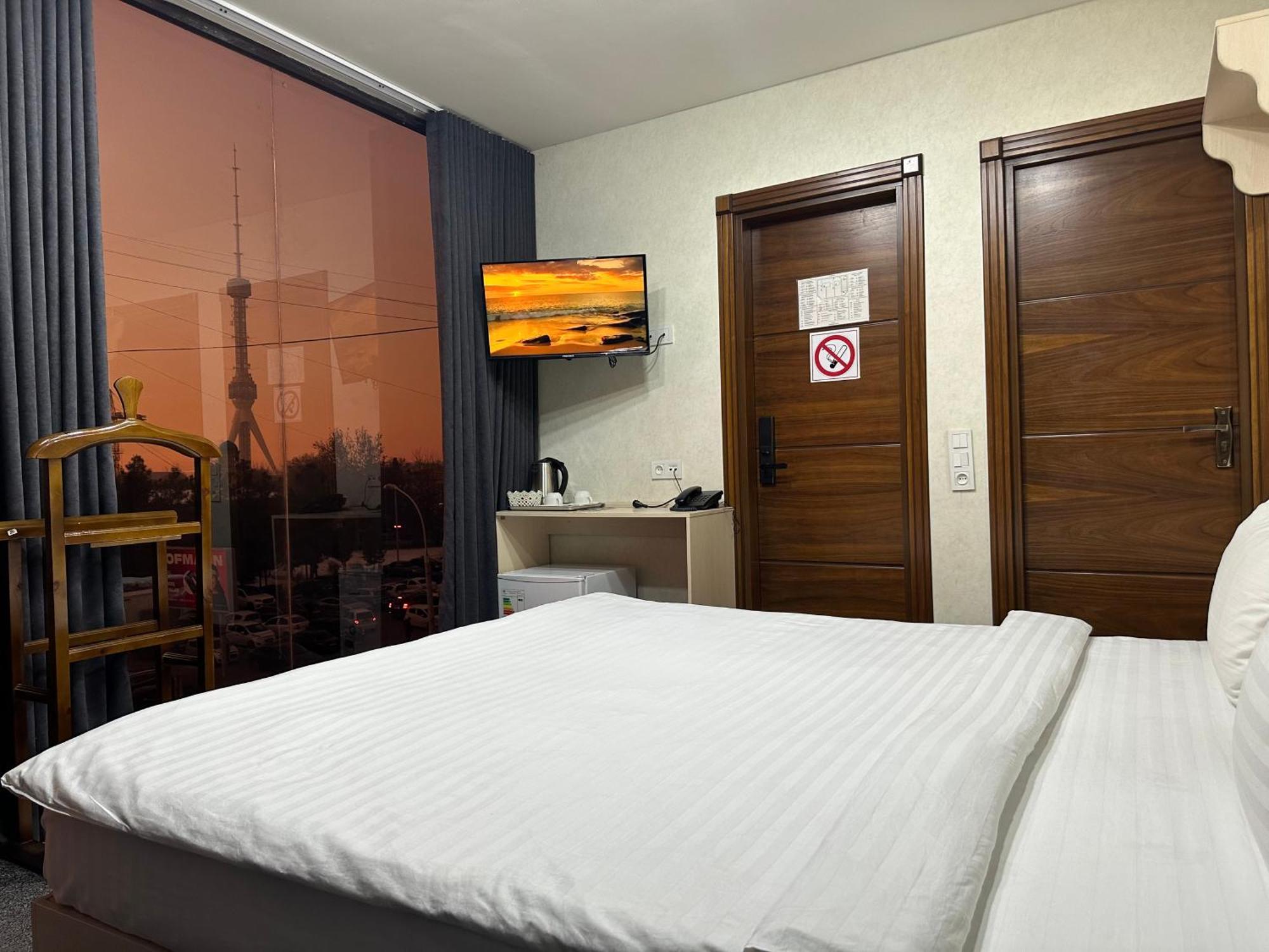 Friday Hotel Ташкент Екстериор снимка